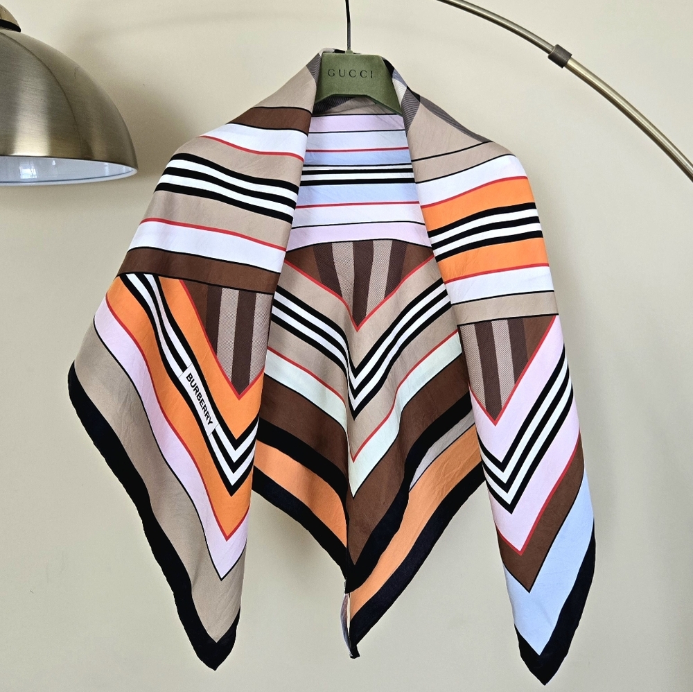 BURBERRY 90×90cm Multicolor Geometric Silk Scarf